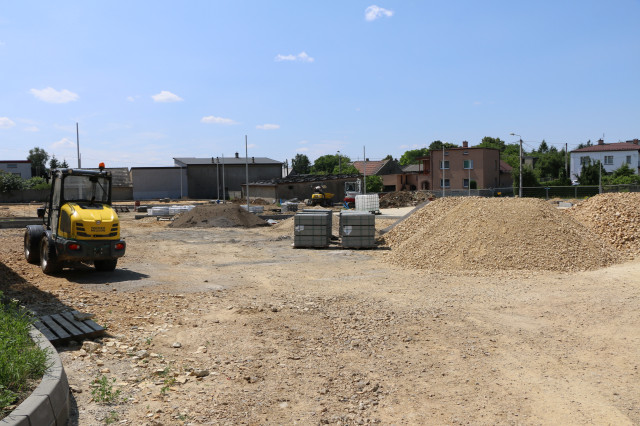 Zdjęcie przedstawia plac budowy.