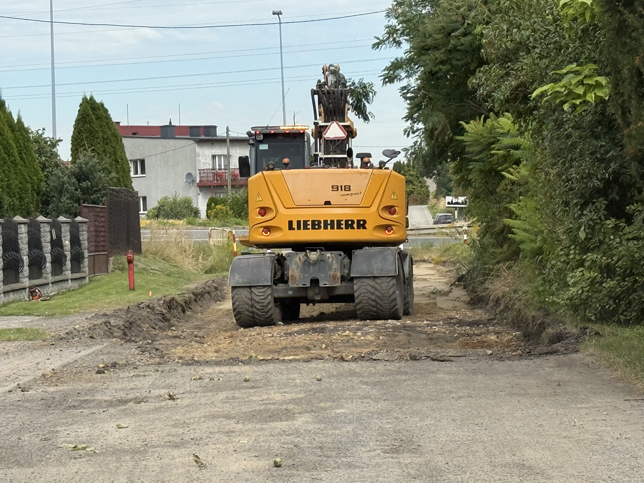 zdjęcie przedstawia maszynę budowlaną