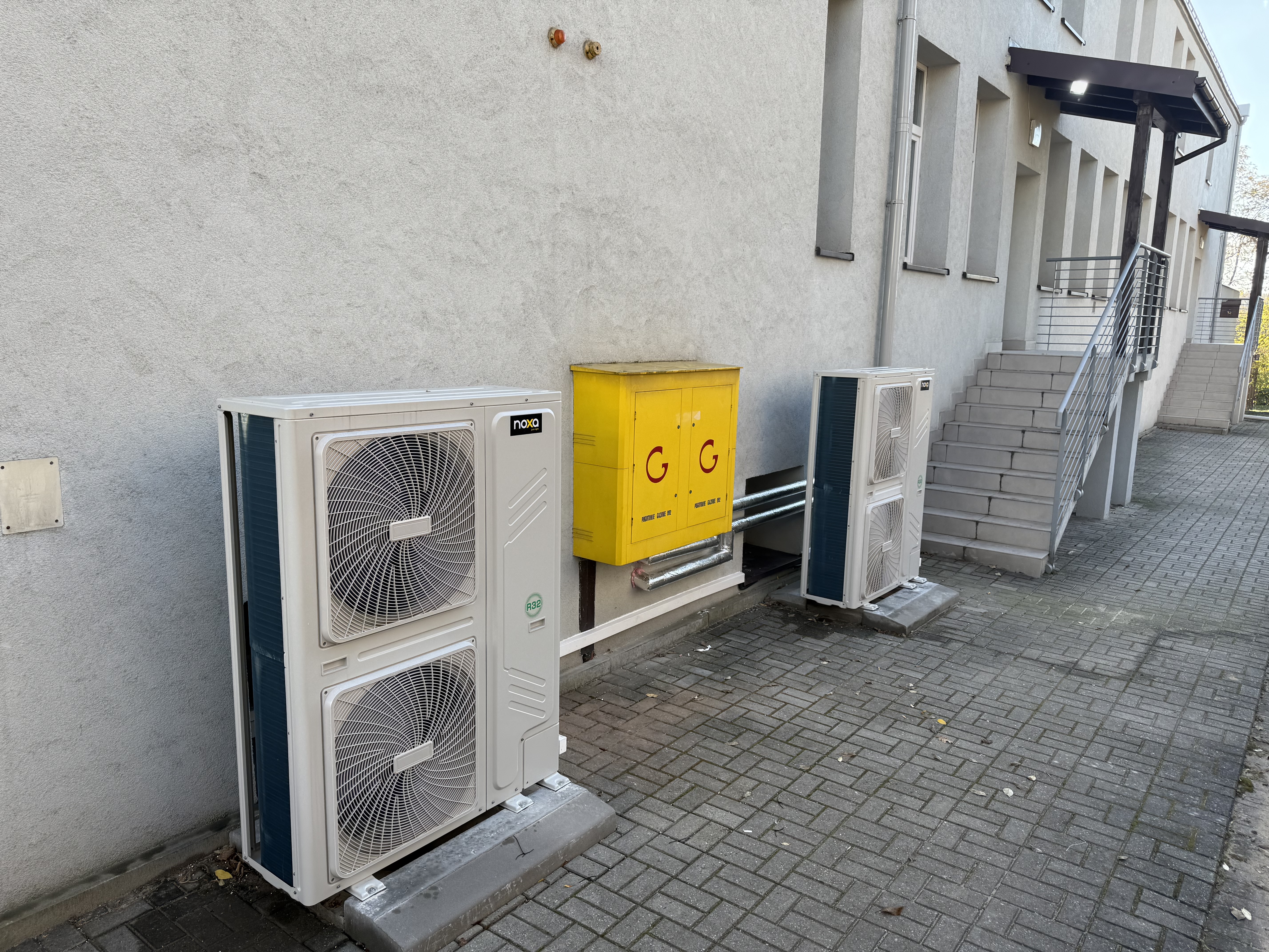 Zdjęcie przedstawia pompy ciepła